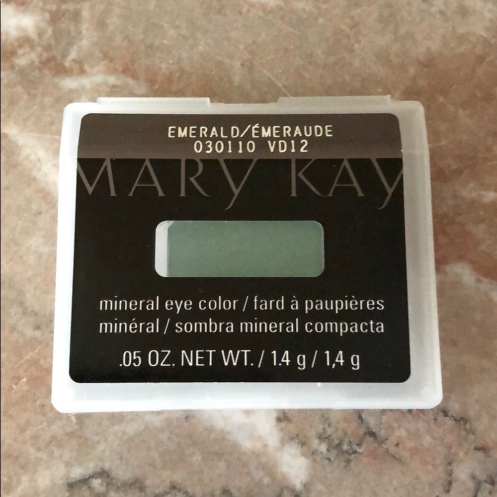 NIB Mary Kay Emerald Mineral Eye Color Eyeshadow